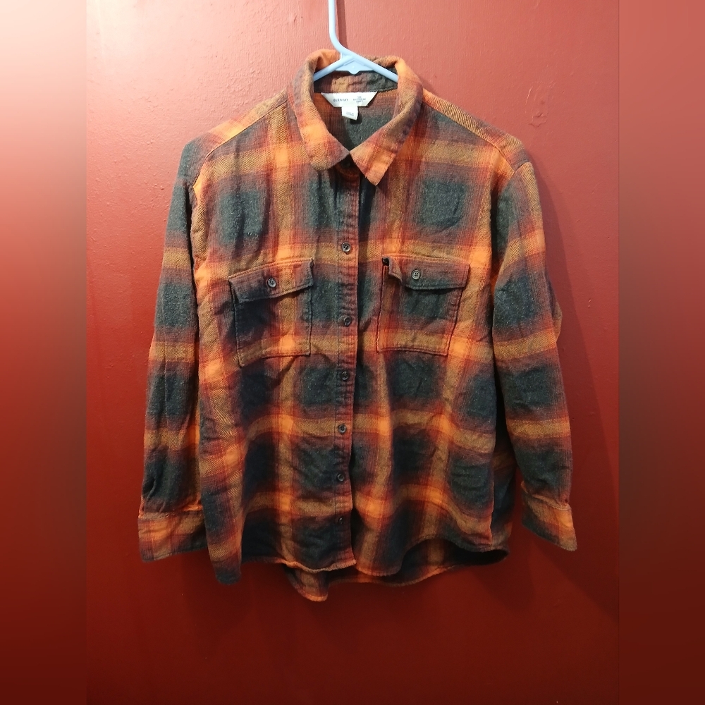 Old Navy Women's Orange and Black Plaid Button-Down Shirt